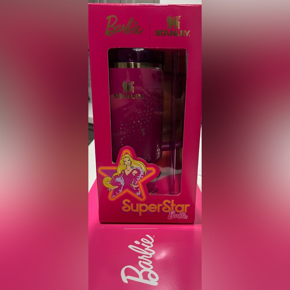 Stanley x Barbie 70’s Superstar 40oz Quencher